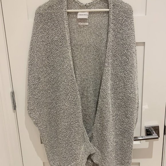 Aritzia | Community 'Ionic Cape' - Picture 4 of 6